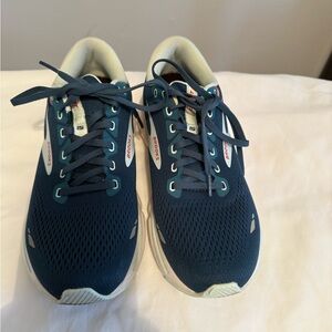 Brooks Women's Blue Running Shoes